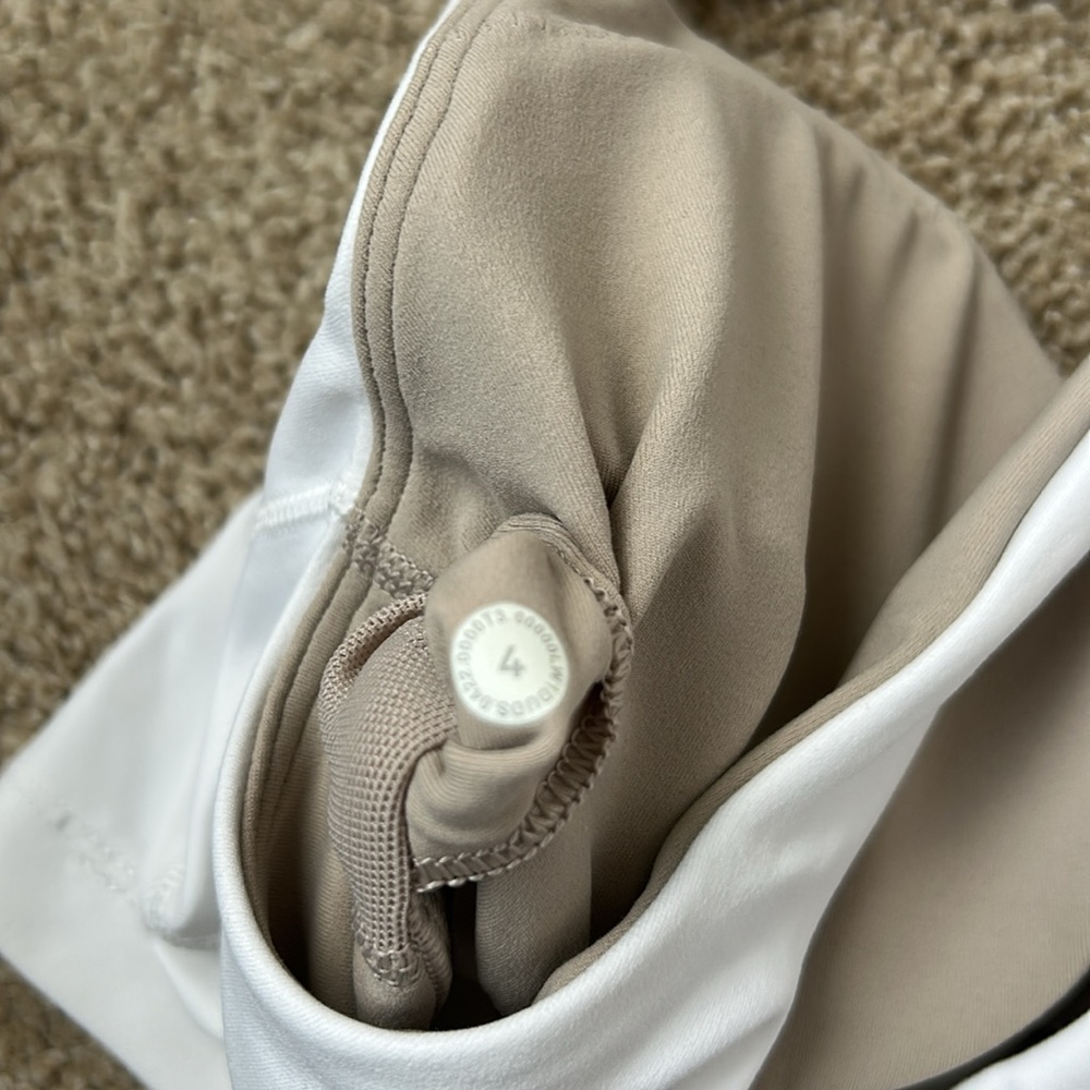 Lululemon Athletica White Women's Align Crop, Size 4 - Picture 4 of 5